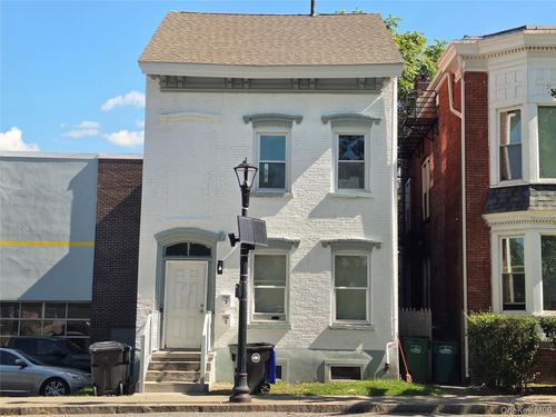 15 Hamilton St, Poughkeepsie, NY, 12601-3307 | Card Image