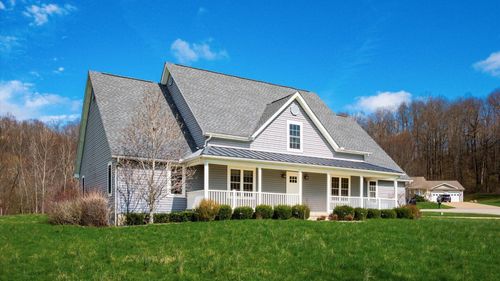 2435 Freedom Ln, Zanesville, OH, 43701-7201 | Card Image