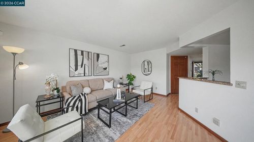 118 Creekside Ct, El Sobrante, CA, 94803-3258 | Card Image