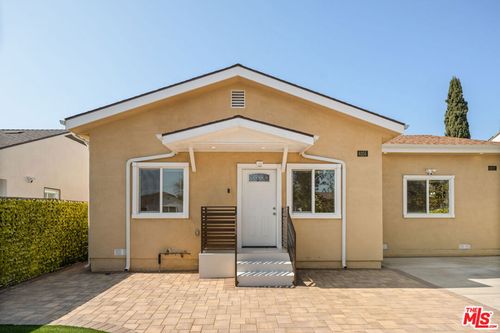 6255 Gentry Ave, North Hollywood, CA, 91606-3309 | Card Image