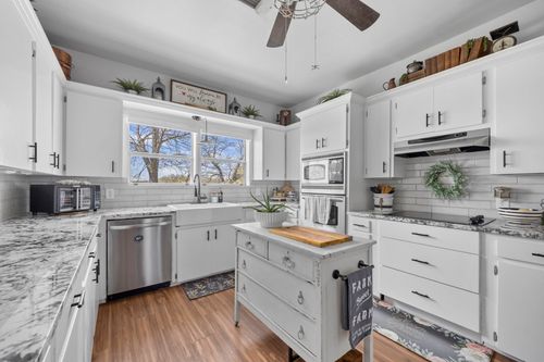 656 County Road 1301, Lampasas, TX, 76550-3182 | Card Image