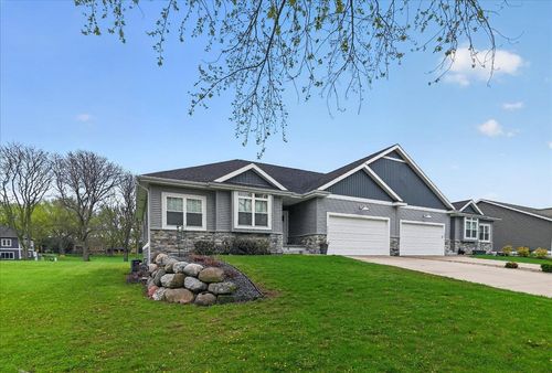 4555 Golf Dr, Windsor, WI, 53598-9707 | Card Image