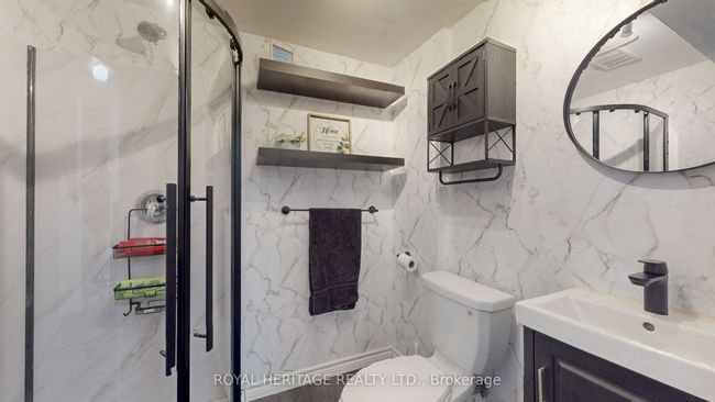 621 Cobblehill Dr, House attached with 4 bedrooms, 3 bathrooms and 3 parking in Oshawa ON | Image 26