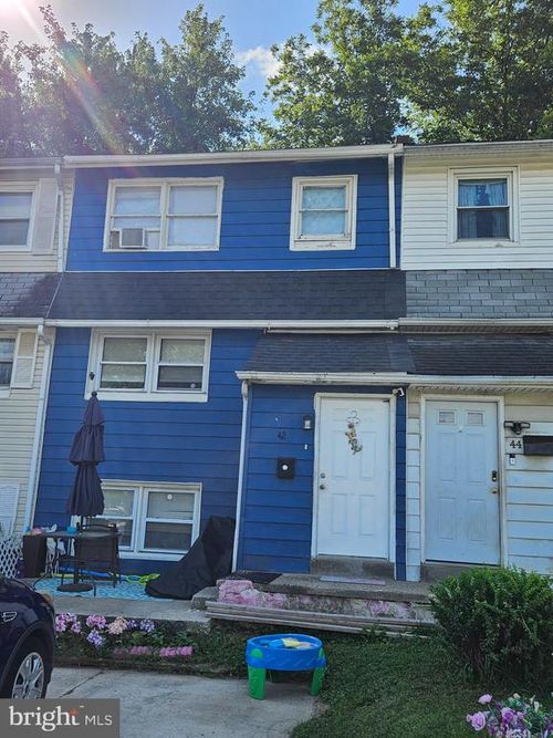 42 Oakmont Dr, NEW CASTLE, DE, 19720-1321 | Card Image