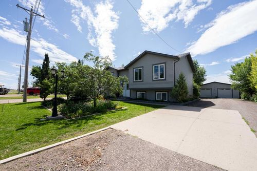 105 3 Avenue E, Barnwell, AB, T0K0B0 | Card Image