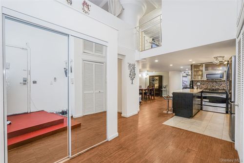 apt-1d-10 Bay Street Lndg, Staten Island, NY, 10301-2530 | Card Image