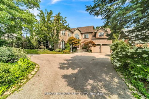 384 Kennedy St W, Aurora, ON, L4G5M6 | Card Image