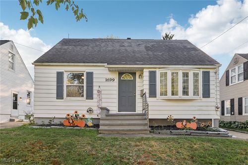 1699 Redwood Ave, Akron, OH, 44301-3207 | Card Image