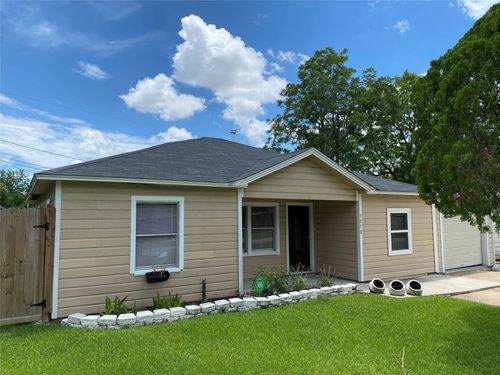 5018 Kenilwood Dr, Houston, TX, 77033-3539 | Card Image