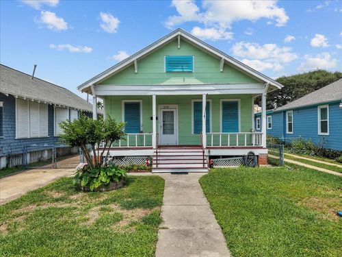 3322 Avenue Q 1/2, Galveston, TX, 77550-7565 | Card Image