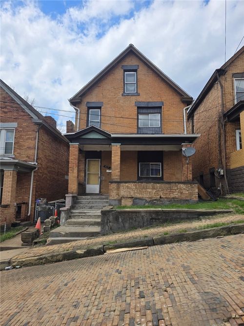 813 3rd St, Braddock, PA, 15104-2137 | Card Image