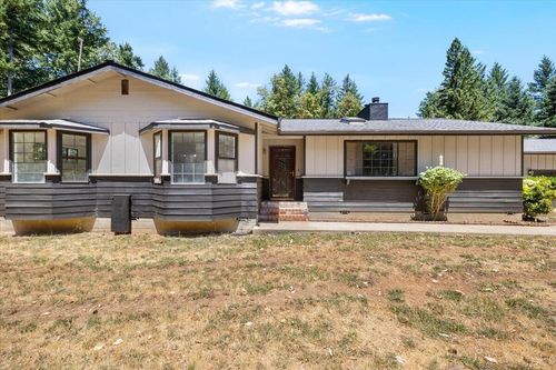 180 White Oak Dr, Cave Junction, OR, 97523-9658 | Card Image