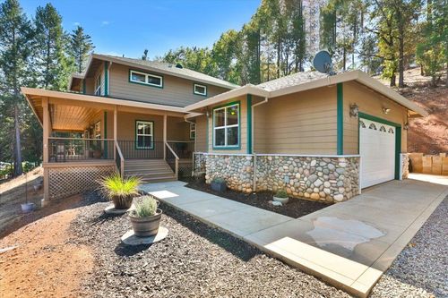 3320 Chipmunk Trail, Georgetown, CA, 95634 | Card Image