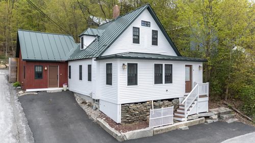61 Central St, Sunapee, NH, 03782-2709 | Card Image