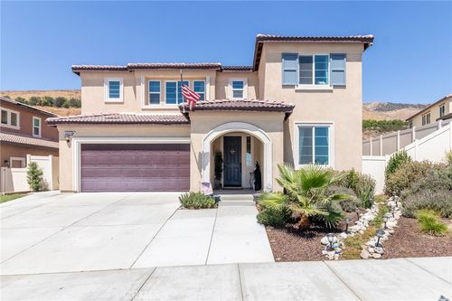31058 Avenida Ramblas, Highland, CA, 92346 | Card Image