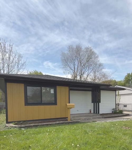 939 S Fletcher Dr, Wheeling, IL, 60090-4517 | Card Image