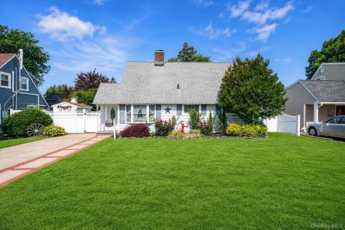 10 Flock Ln, Levittown, NY, 11756-4115 | Card Image