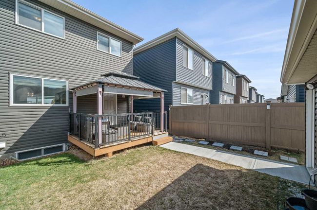 71 Corner Meadows Manor Ne, Home with 3 bedrooms, 2 bathrooms and 2 parking in Calgary AB | Image 29