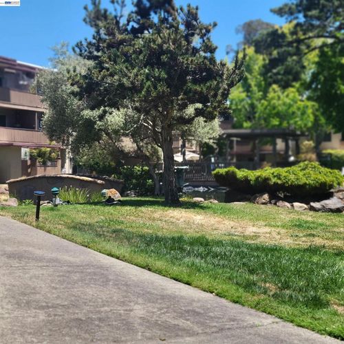 1321 Webster St, Alameda, CA, 94501-3871 | Card Image