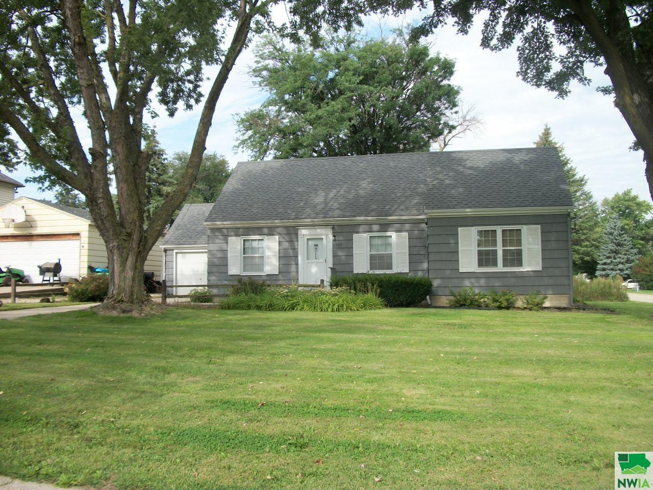 11th St, Cherokee, IA 51012