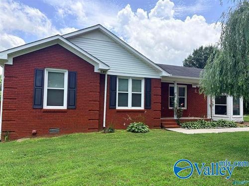 3742 Elkwood Section Rd, Toney, AL, 35773-9352 | Card Image
