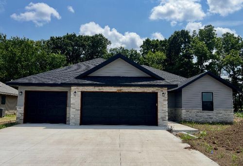 668 W Brook Hollow Rd, Nixa, MO, 65714-4282 | Card Image