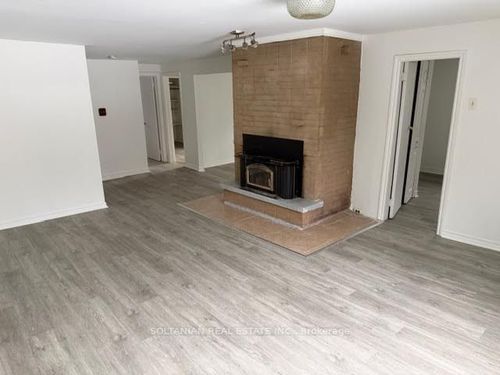 207 Bayview Ave, Keswick, ON, L4P2T3 | Card Image