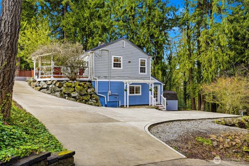 16714 Se Newport Way, Bellevue, WA, 98006-7144 | Card Image
