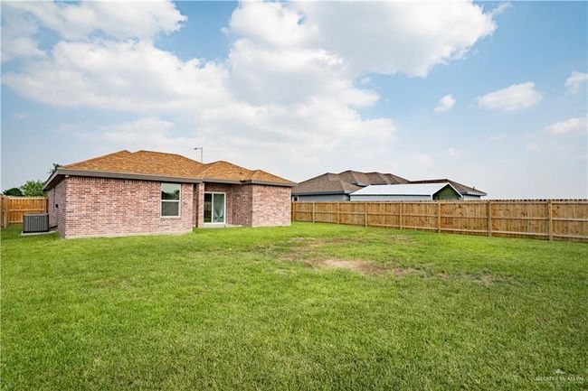 2304 San Pascual St, House other with 3 bedrooms, 2 bathrooms and 1 parking in San Juan TX | Image 15
