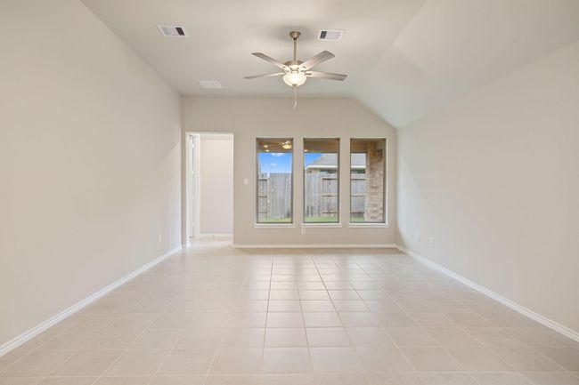 28815 Bobcat Run Dr, House other with 4 bedrooms, 2 bathrooms and 2 parking in New Caney TX | Image 9