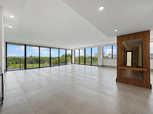 apt-5-700 Coral Way, Coral Gables, FL, 33134-4868 | Card Image