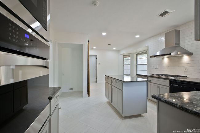 425 Winfield Blvd, House other with 3 bedrooms, 2 bathrooms and null parking in Windcrest TX | Image 15