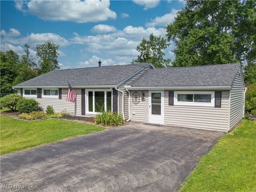 1601 Ridgewood Ct, Twinsburg, OH, 44087-1227 | Card Image
