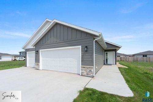 554 Prairieside Trl Trail, Harrisburg, SD, 57032 | Card Image