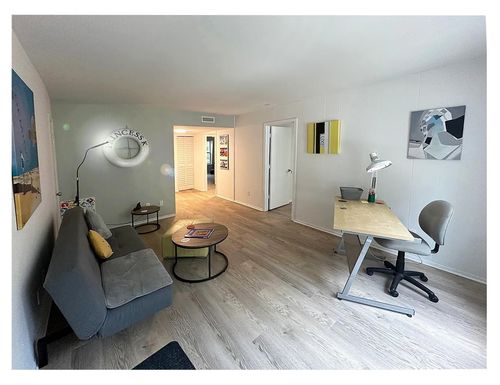 205-2020 Continental Ave, TALLAHASSEE, FL, 32304-1701 | Card Image