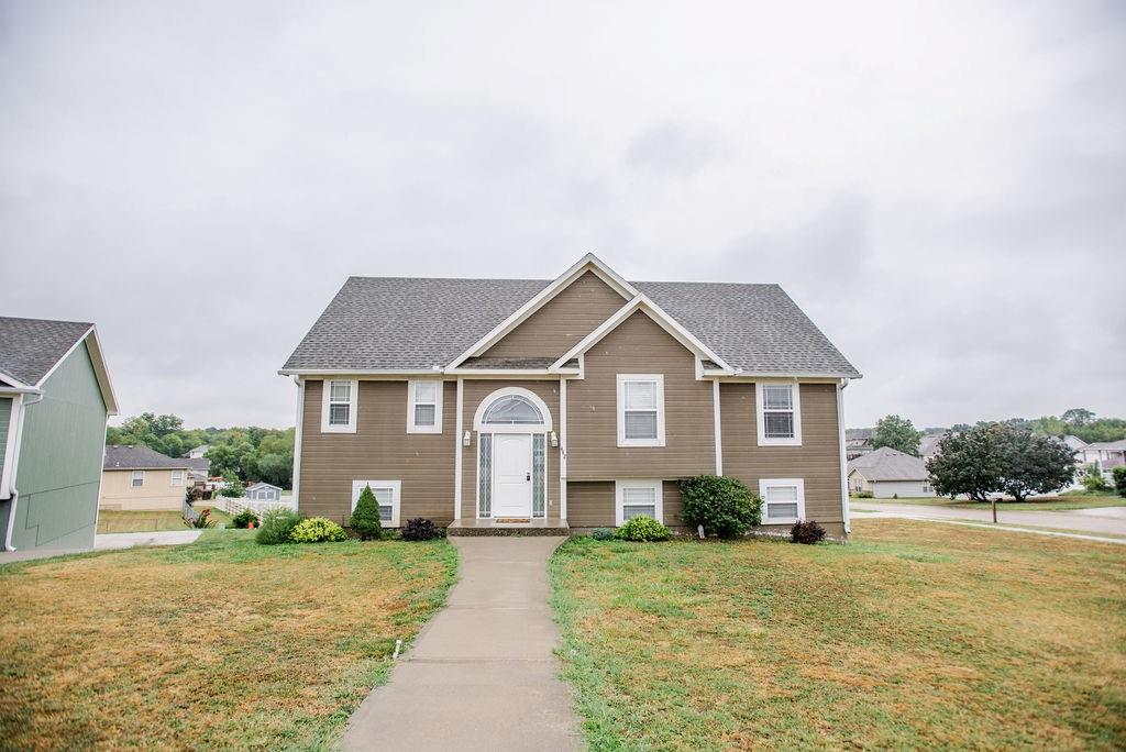Redbud Ct, Warrensburg, MO 64093