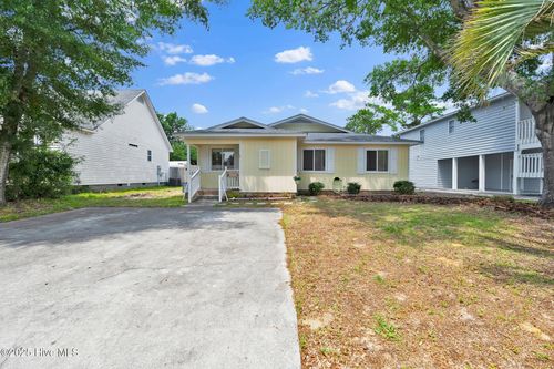 125 Ne 30th St, Oak Island, NC, 28465-5914 | Card Image