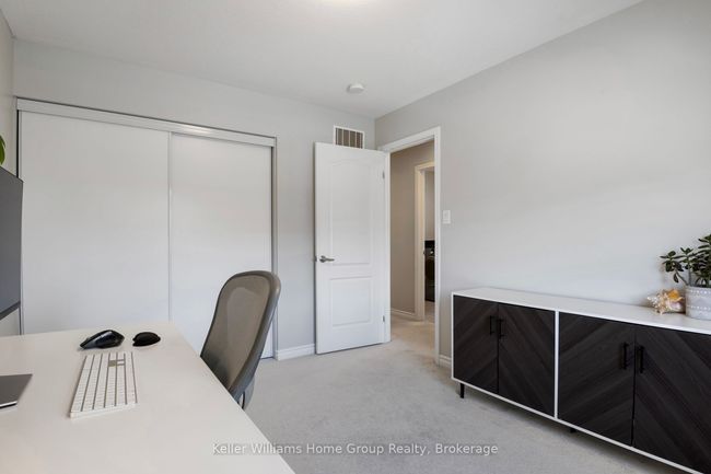 173 W Oak Trail, House attached with 3 bedrooms, 3 bathrooms and 1 parking in Kitchener ON | Image 33