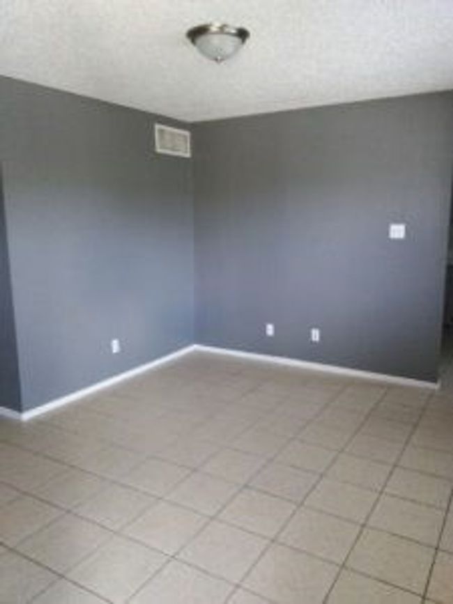 APT-236 - 1320 Wilson St, Condo with 2 bedrooms, 1 bathrooms and 2 parking in Lockhart TX | Image 9