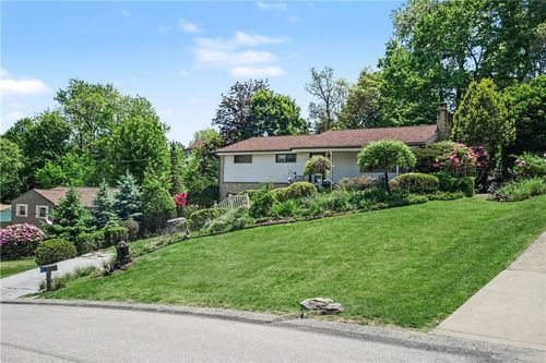 405 Peters Dr, Glenshaw, PA, 15116-1121 | Card Image