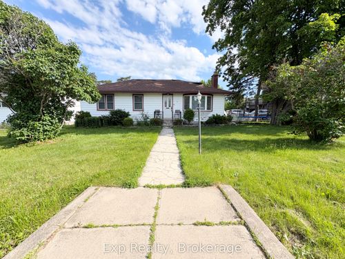 15 Redden St, Kingston, ON, K7M4K9 | Card Image