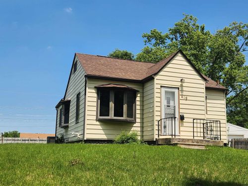 419 Charles St, Waterloo, IA, 50703-2619 | Card Image