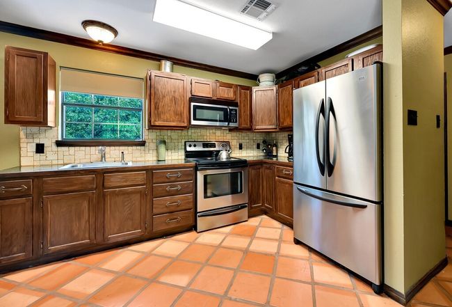 565 Lost Hunters Cyn, House other with 5 bedrooms, 5 bathrooms and 3 parking in China Spring TX | Image 73