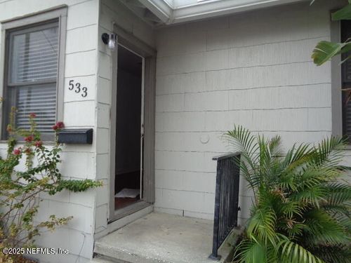 533 3rd Ave N, Jacksonville Beach, FL, 32250-5605 | Card Image