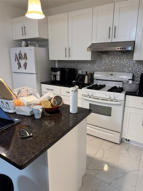 1fl-39 214th Pl, Bayside, NY, 11361-2124 | Card Image