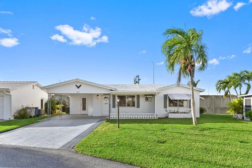 3051 Nw 2nd Ave, Pompano Beach, FL, 33064-3705 | Card Image