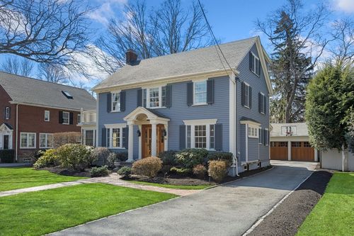 56 Yale St, Winchester, MA, 01890-2429 | Card Image