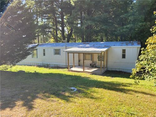 3237 Mountain View Rd, Glade Valley, NC, 28627-8908 | Card Image