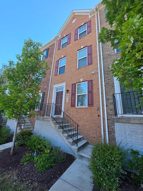 4917 Crest View Dr, HYATTSVILLE, MD, 20782-3679 | Card Image