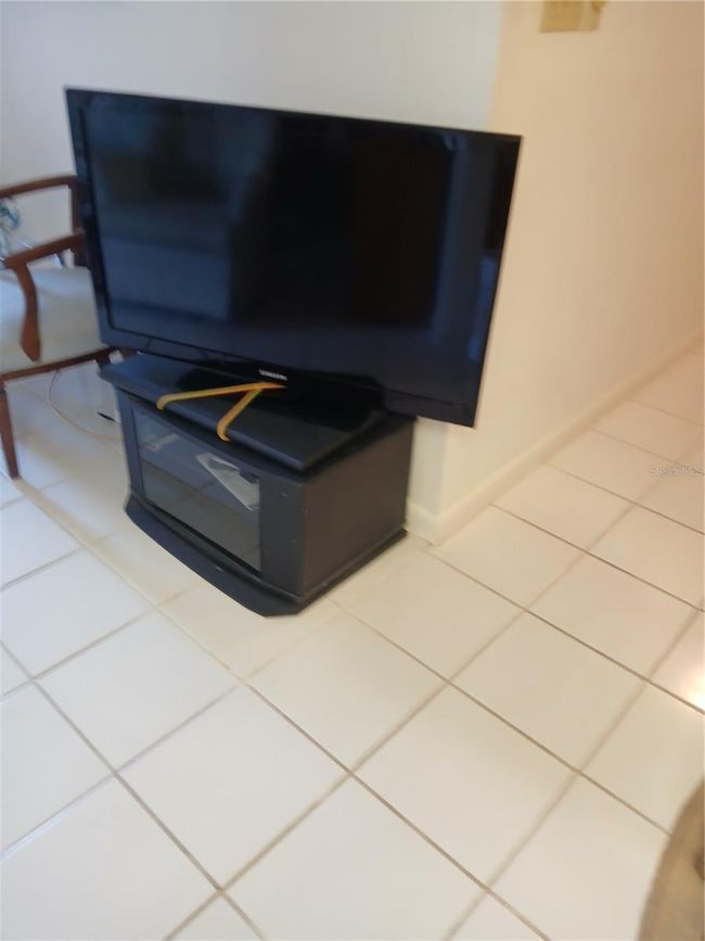 SAMSUNG TV LIVING ROOM | Image 4